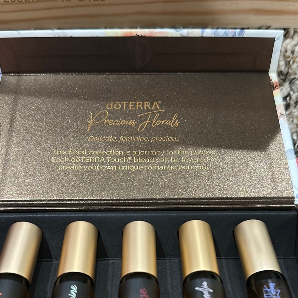 Gold-Capped Essential Oil Collection - Picture 2 of 3
